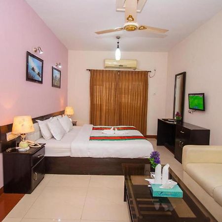 Hotel The Rahmania International Dhaka Bagian luar foto