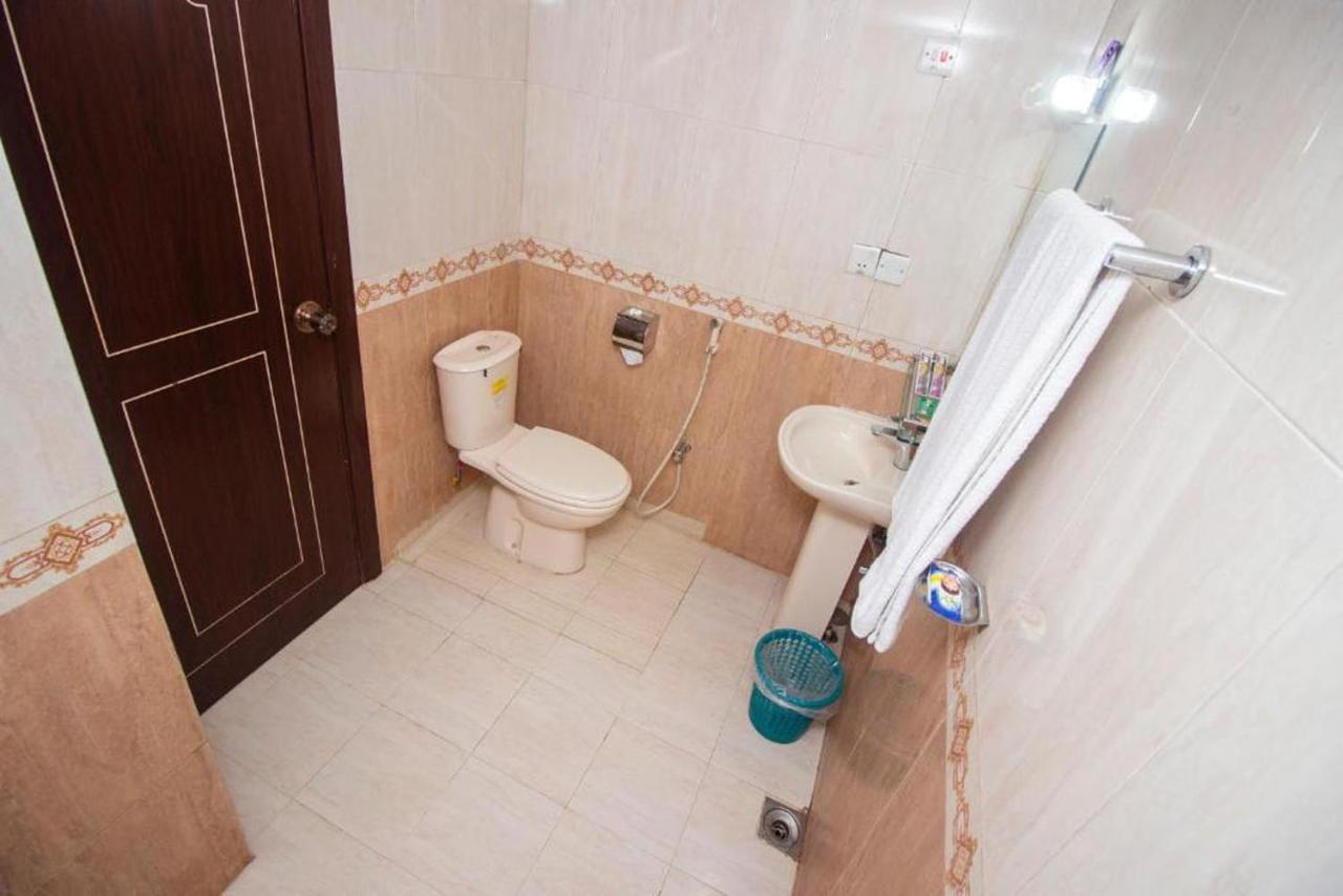 Hotel The Rahmania International Dhaka Bagian luar foto