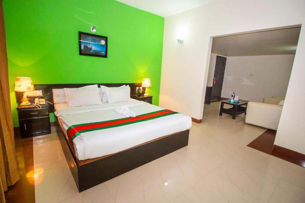 Hotel The Rahmania International Dhaka Bagian luar foto