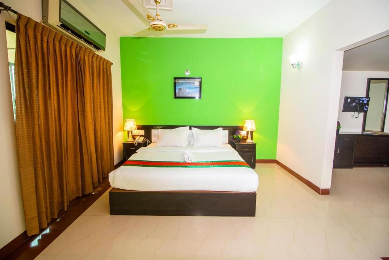 Hotel The Rahmania International Dhaka Bagian luar foto