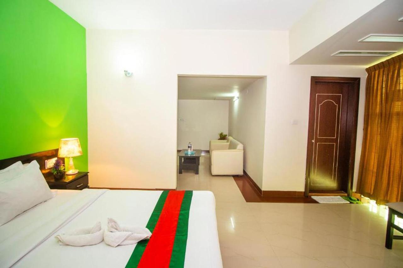 Hotel The Rahmania International Dhaka Bagian luar foto