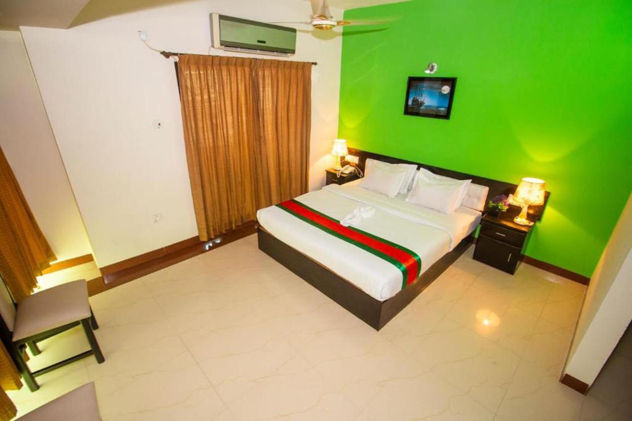 Hotel The Rahmania International Dhaka Bagian luar foto