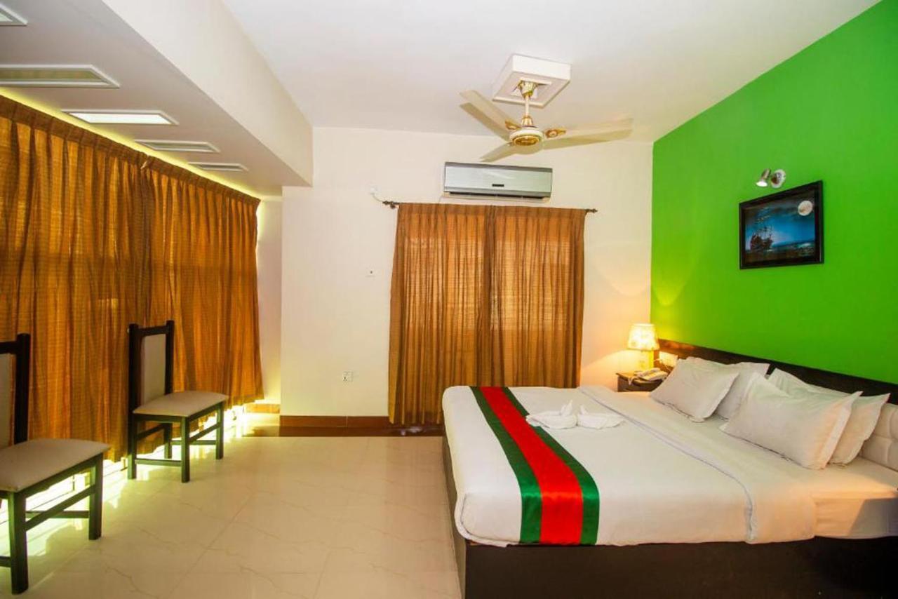 Hotel The Rahmania International Dhaka Bagian luar foto