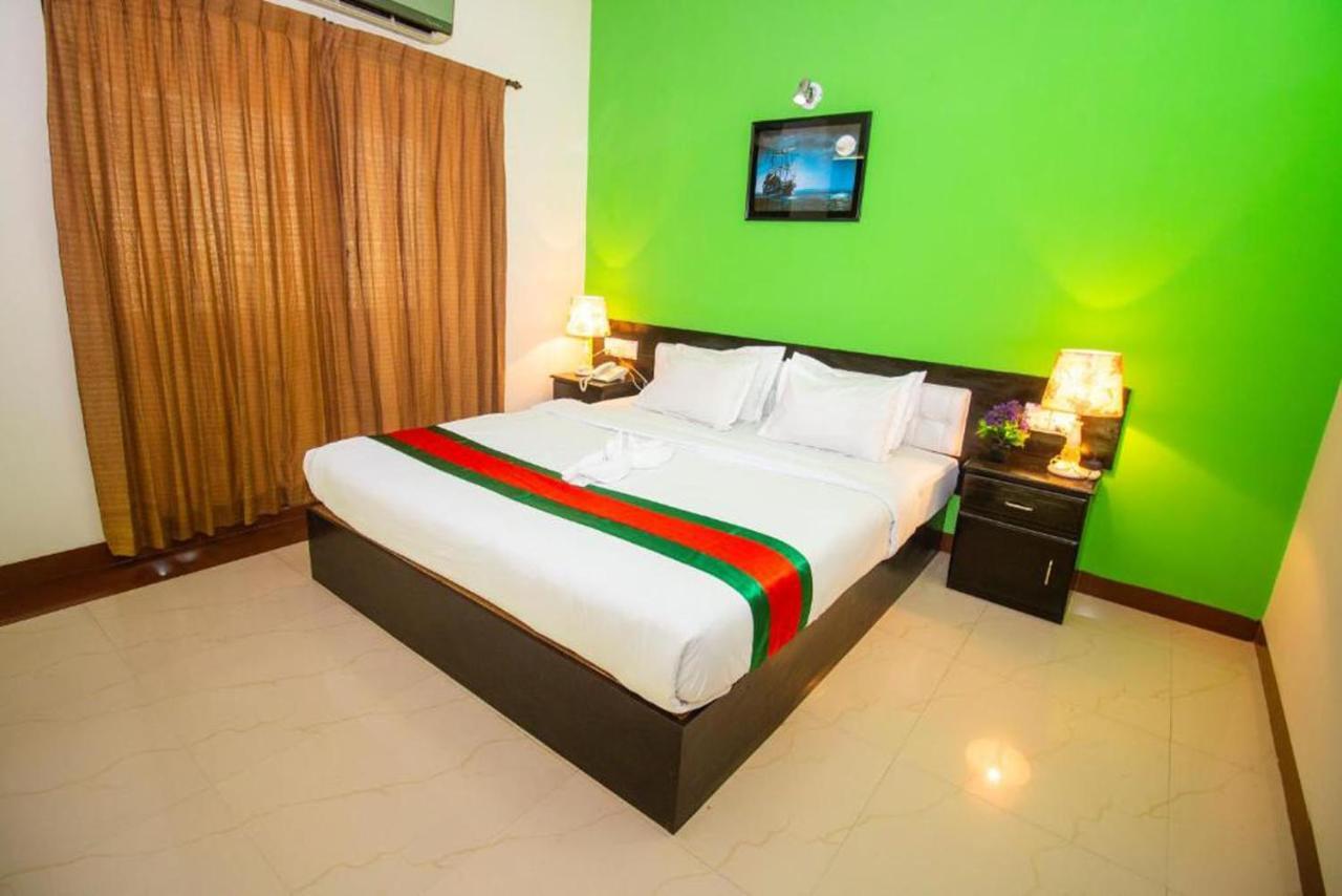 Hotel The Rahmania International Dhaka Bagian luar foto