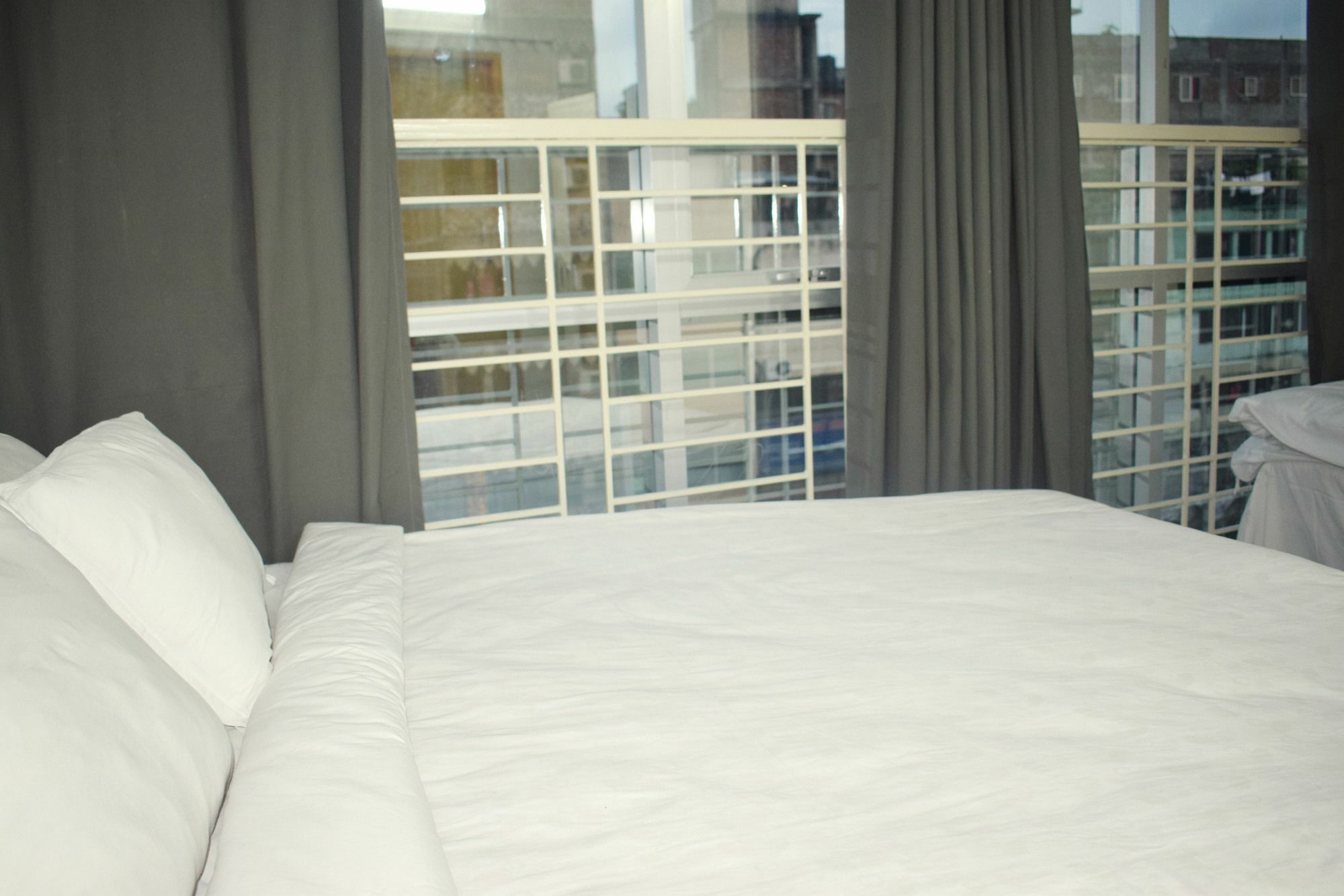 Hotel The Rahmania International Dhaka Bagian luar foto